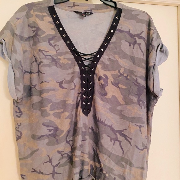 Rock & Republic Tops - Rock & Republic camouflage lace up vneck top